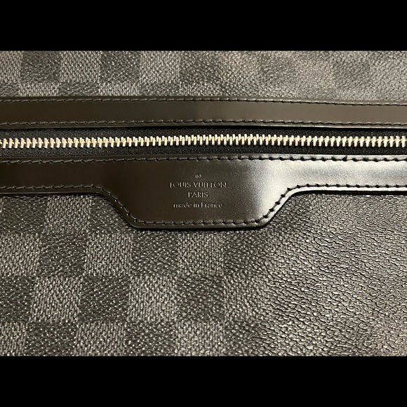 Louis Vuitton Men’s bag - Picture 7 of 7